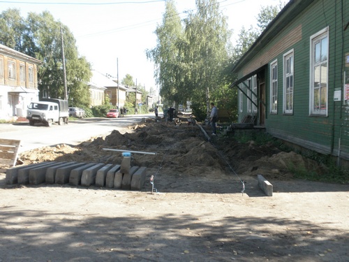 Благоустройство пешеходного тротуара по улице Карла Либкнехта.