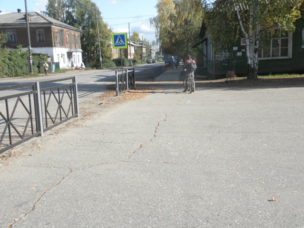 Благоустройство пешеходного тротуара по улице Карла Либкнехта.